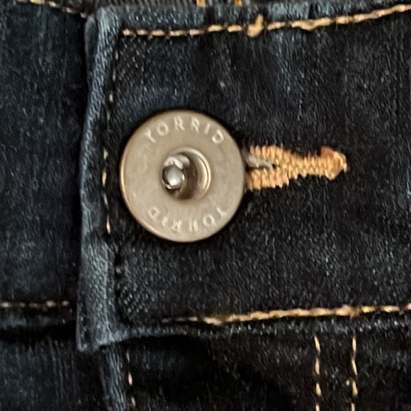 Torrid Bombshell Skinny Premium Stretch High Rise Jean size 24R - Picture 9 of 10